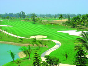 美兰月亮湾高尔夫球会 美兰月亮湾高尔夫球会