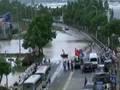 浙江遭遇百年一遇暴雨道路被水淹没