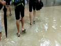 南京河湖水位上涨公路涵洞变水帘洞